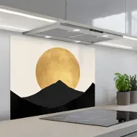 KitchenYeah Spatscherm 90x70 cm - Zelfklevende achterwand Bergsilhouetten - Gouden cirkel - Beige - Keuken muurbeschermer - Spatwand fornuis
