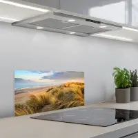 KitchenYeah Spatscherm 60x30 cm - Zelfklevende achterwand Gras - Duinen - Strand - Zomer - Keuken muurbeschermer - Spatwand fornuis