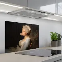 KitchenYeah Spatscherm 70x55 cm - Zelfklevende achterwand Vrouw - Barokjurk - Kauwgom - Keuken muurbeschermer - Spatwand fornuis
