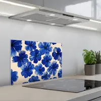 KitchenYeah Spatscherm 60x40 cm - Zelfklevende achterwand Bloemen - Blauw -Patroon - Wit - Keuken muurbeschermer - Spatwand fornuis