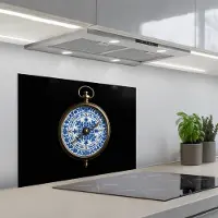 KitchenYeah Spatscherm 70x55 cm - Zelfklevende achterwand Kompas - Delfts blauw - Zwart - Keuken muurbeschermer - Spatwand fornuis