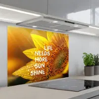 KitchenYeah Spatscherm 90x70 cm - Zelfklevende achterwand Zonnebloem - Close up - Geel - Quote - Keuken muurbeschermer - Spatwand fornuis