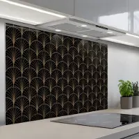 KitchenYeah Spatscherm 120x80 cm - Zelfklevende achterwand Gouden - Waaiers - Zwart - Keuken muurbeschermer - Spatwand fornuis
