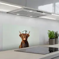 KitchenYeah Spatscherm 90x45 cm - Zelfklevende achterwand Schotse Hooglander - Bruin - Hoorns - Kokskleding - Keuken muurbeschermer - Spatwand fornuis