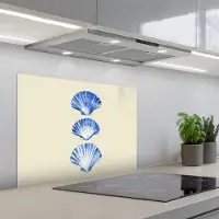 KitchenYeah Spatscherm 70x50 cm - Zelfklevende achterwand Schelpen - Blauw - Beige - Keuken muurbeschermer - Spatwand fornuis