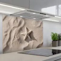 KitchenYeah Spatscherm 90x60 cm - Zelfklevende achterwand Strand - Zeester - Zand - Beige - Keuken muurbeschermer - Spatwand fornuis