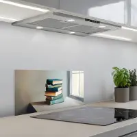 KitchenYeah Spatscherm 60x30 cm - Zelfklevende achterwand Stapel - Boeken - Groen - Daglicht - Keuken muurbeschermer - Spatwand fornuis