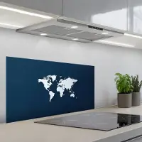 KitchenYeah Spatscherm 80x40 cm - Zelfklevende achterwand Blauw - Wereldkaart - Modern - Wit - Keuken muurbeschermer - Spatwand fornuis