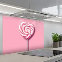 KitchenYeah Spatscherm 90x60 cm - Zelfklevende achterwand Snoep - Lolly - Hart- Roze - Keuken muurbeschermer - Spatwand fornuis