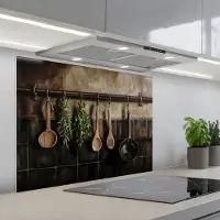 KitchenYeah Spatscherm 90x70 cm - Zelfklevende achterwand Keukengerei - Rustiek - Tegels - Kruiden - Keuken muurbeschermer - Spatwand fornuis