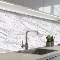KitchenYeah Keuken achterwand 150x60 cm - Spatscherm zelfklevend Marmer - Wit - Grijsgroen - Muurbeschermer - Spatwand fornuis