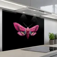 KitchenYeah Spatscherm 120x80 cm - Zelfklevende achterwand Vlinder - Roze - Nachtvlinder - Keuken muurbeschermer - Spatwand fornuis