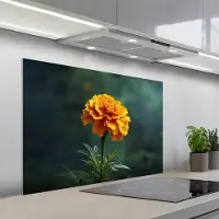 KitchenYeah Spatscherm 100x65 cm - Zelfklevende achterwand Bloemblaadjes - Afrikaan - Oranje - Wazig - Keuken muurbeschermer - Spatwand fornuis