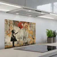 KitchenYeah Spatscherm 70x50 cm - Zelfklevende achterwand Graffiti - Banksy Style - Meisje met ballon - Keuken muurbeschermer - Spatwand fornuis