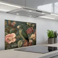 KitchenYeah Spatscherm 70x55 cm - Zelfklevende achterwand Groene papegaai - Kleurrijke bloemen - Donkere achtergrond - Keuken muurbeschermer - Spatwand fornuis