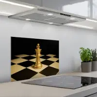 KitchenYeah Spatscherm 60x45 cm - Zelfklevende achterwand Schaakstuk - Koning - Schaakbord - Geblokt - Keuken muurbeschermer - Spatwand fornuis