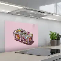 KitchenYeah Spatscherm 70x50 cm - Zelfklevende achterwand Sushi - Rolletjes - Steentjes - Kleurrijk - Keuken muurbeschermer - Spatwand fornuis