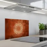 KitchenYeah Spatscherm 60x40 cm - Zelfklevende achterwand Abstract - Lijnen - Zonnestralen - Roodbruin - Keuken muurbeschermer - Spatwand fornuis