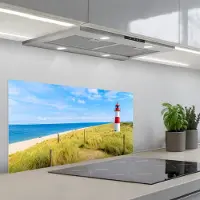 KitchenYeah Spatscherm 80x40 cm - Zelfklevende achterwand Vuurtoren - Duinen - Strand - Zee - Zomer - Keuken muurbeschermer - Spatwand fornuis