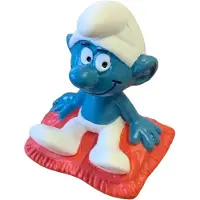 Schleich Luilaksmurf zittend op kussen - de smurfen - Nr. 20085-