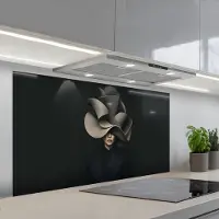 KitchenYeah Spatscherm 120x60 cm - Zelfklevende achterwand Zwarte - Hoed - Vrouw - Keuken muurbeschermer - Spatwand fornuis
