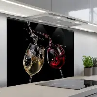 KitchenYeah Spatscherm 100x75 cm - Zelfklevende achterwand Rode Wijn - Witte Wijn - Glas - Zwart - Keuken muurbeschermer - Spatwand fornuis