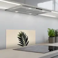 KitchenYeah Spatscherm 60x30 cm - Zelfklevende achterwand Palmblad - Donkere bladen - Subtiel - Keuken muurbeschermer - Spatwand fornuis