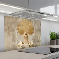 KitchenYeah Spatscherm 90x70 cm - Zelfklevende achterwand Goud - Portret - Vrouw - Keuken muurbeschermer - Spatwand fornuis