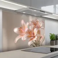 KitchenYeah Spatscherm 120x80 cm - Zelfklevende achterwand Lelies - Meeldraden - Roze - Wazig - Keuken muurbeschermer - Spatwand fornuis