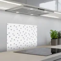 KitchenYeah Spatscherm 60x45 cm - Zelfklevende achterwand Blauw - Driehoek - Patroon - Keuken muurbeschermer - Spatwand fornuis