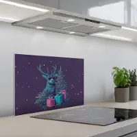 KitchenYeah Spatscherm 60x40 cm - Zelfklevende achterwand Rendier - Zonnebril - Neon - Kerstboom - Keuken muurbeschermer - Spatwand fornuis