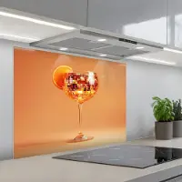 KitchenYeah Spatscherm 90x70 cm - Zelfklevende achterwand Drank - Oranje - Glitter - Disco - Keuken muurbeschermer - Spatwand fornuis