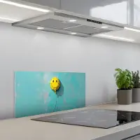 KitchenYeah Spatscherm 70x30 cm - Zelfklevende achterwand Ballon - Geel - Smiley - Keuken muurbeschermer - Spatwand fornuis