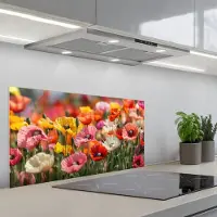 KitchenYeah Spatscherm 90x45 cm - Zelfklevende achterwand Bloemenveld - Klaprozen - Kleurrijk - Keuken muurbeschermer - Spatwand fornuis