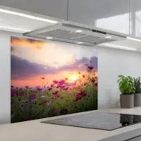 KitchenYeah Spatscherm 90x70 cm - Zelfklevende achterwand Bloemen - Roze - Zonsondergang - Natuur - Weide - Horizon - Keuken muurbeschermer - Spatwand fornuis