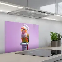 KitchenYeah Spatscherm 70x50 cm - Zelfklevende achterwand Papegaai - Koksmuts - Pilaar - Vogel - Keuken muurbeschermer - Spatwand fornuis