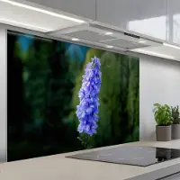 KitchenYeah Spatscherm 120x80 cm - Zelfklevende achterwand Bloemen - Blauw - Dennenboom - Keuken muurbeschermer - Spatwand fornuis
