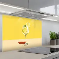 KitchenYeah Spatscherm 80x55 cm - Zelfklevende achterwand Wijnglas - Citroen - Geel - Minimalistisch - Keuken muurbeschermer - Spatwand fornuis