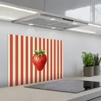KitchenYeah Spatscherm 70x50 cm - Zelfklevende achterwand Aardbei - Strepen - Rood - Keuken muurbeschermer - Spatwand fornuis