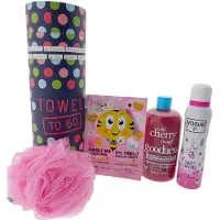 Vogue Luxe Cadeauset met Handdoek - Deo - Douche - Masker & Puff in Roze – Luxe Verzorgingsset | Wellness Giftbox | Verwen Cadeaupakket voor Iedereen