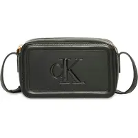 Calvin Klein Schoudertas 'Contrast Monogram Camera' zwart