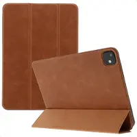 Accezz Leather Trifold Bookcase voor de Apple iPad Pro 11 (2025) M5 / (2024) M4 - Cognac