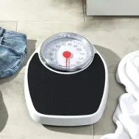 BOG Retro Mechanische Personenweegschaal – Analoge Wijzerplaat In Doktersstijl, Batterijloos, 150 kg- Zwart/Wit