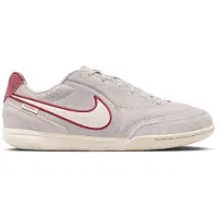 Nike Tiempo Streetgato Premium Straatvoetbalschoenen Grijs Wit Bordeauxrood