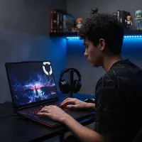 Lenovo Legion 9i Gen 10 18? Intel Intel Core Ultra 9 275HX-processor E-cores tot 4,60 GHz en P-cores tot 5,40 GHz, Windows 11 Pro 64, 2 TB SSD M.2 2280 PCIe Gen5 Performance TLC - 83EYCTO1WWNL2