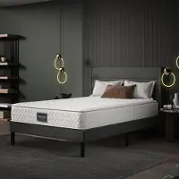 Flieks kernmatras met 25 cm hoogte, 406 veren, 7 zones. Koude schuimmatras met een getopte microvezel tijk. Hardheidsgraad H3