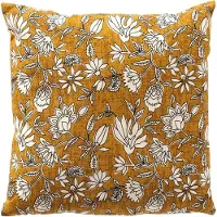 Dutch decor JUDITH - kussenhoes 45x45 cm - bloemenmotief - 100% katoen - Chai Tea - geel - met rits - zonder binnenkussen