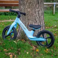 TickiT loopfiets Whizz blauw - balansfiets voor peuters en kleuters.