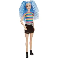 Barbie Fashionistas pop (met blauw haar) in een regenboogtop en -rok