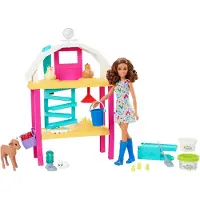 Barbie Carrières Speelset, Hatch & Gather Eierenboerderij met Brunette Boerin Pop, Mallen & Deeg, Kippenhok, 10 Dieren & Accessoires
